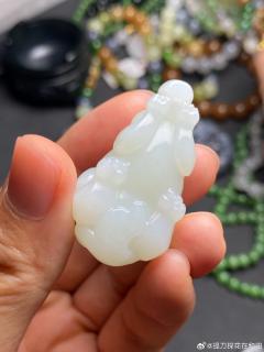 羊脂白貔貅吊坠